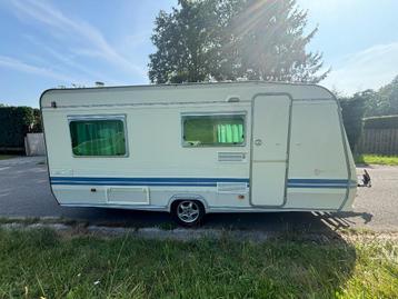 Caravan Adria Unica 462 MTM: 1.300kg met voor tent