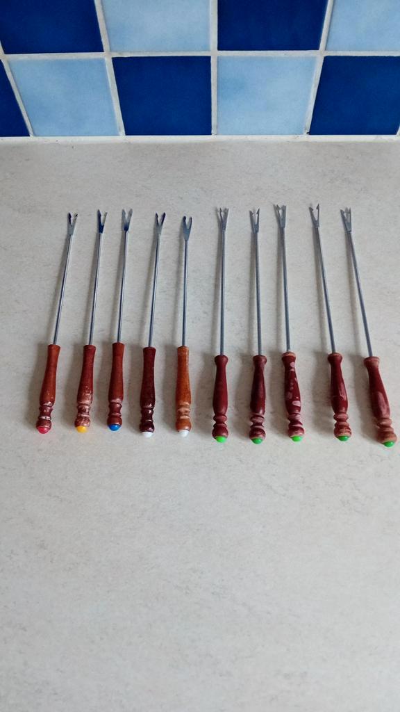 Lot de 10 pics/fourchettes à fondue, Maison & Meubles, Cuisine | Couverts, Utilisé, Ensemble de couverts, Inox ou Chrome, Enlèvement ou Envoi