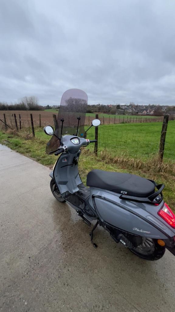 Palermo GTS 2025, Fietsen en Brommers, Snorfietsen en Snorscooters, Zo goed als nieuw, Overige merken, Benzine, Ophalen