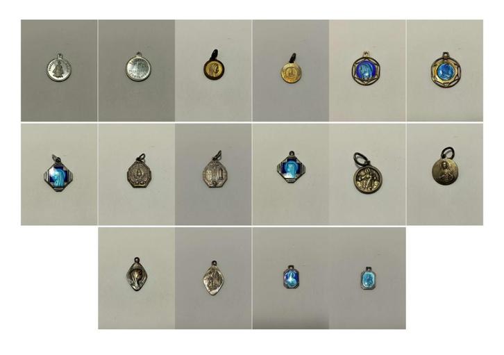 Pendentifs religieux 5 en plaqué or et 9 en métal vintage, Bijoux, Sacs & Beauté, Bijoux anciens, Pendentif, Autres matériaux