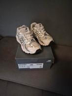 New Balance sneakers, Ophalen