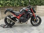 honda cb750 hornet **2300km** 4/2024 **nieuwe staat !! **, 2 cilinders, ABS, Motorrijbewijs A, Bedrijf