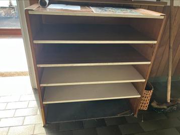 Schoenkast beschikbaar voor biedingen