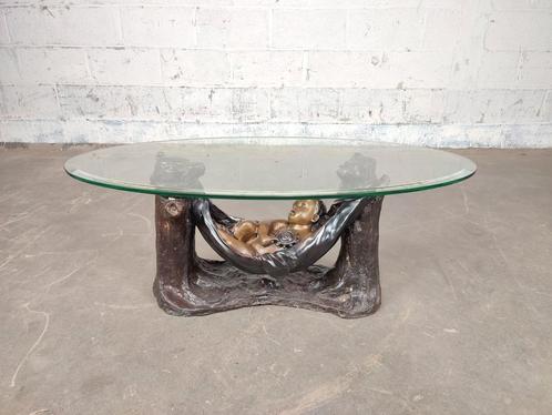 Salontafel met bronzen beeld, Huis en Inrichting, Tafels | Salontafels, Zo goed als nieuw, Ovaal, Ophalen