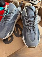 Yeezy 700, Envoi, Neuf