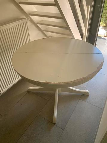 Ikea eertafel -duidelije gebruikssporen beschikbaar voor biedingen