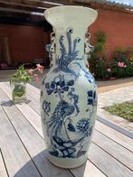 Grote Chinese vaas uit porselein met blauw-wit decor pauw, Antiek en Kunst, Ophalen