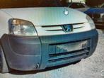 Voorbumper Peugeot partner/Citroen berlingo zwarte kleur, Ophalen, Gebruikt, Links, Peugeot