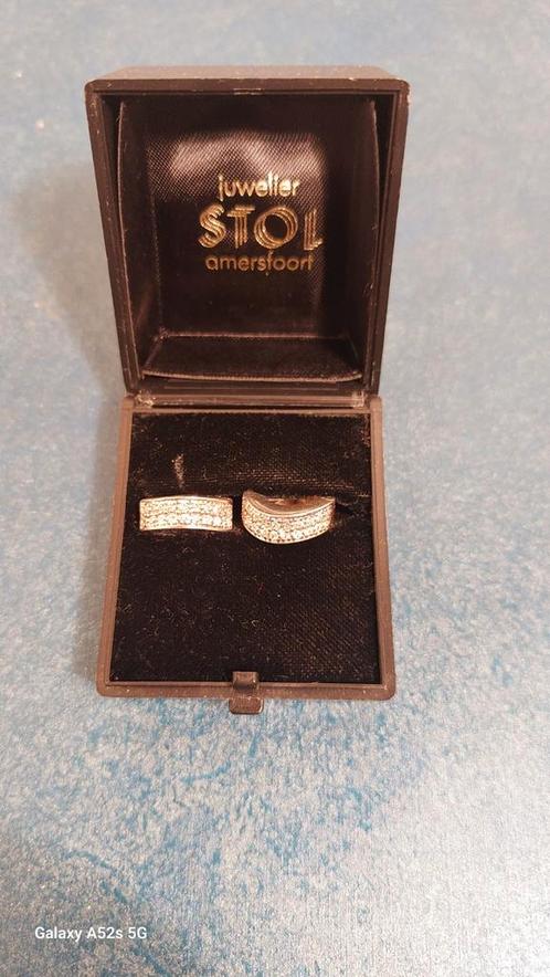 Zilvere oorbellen met 48 briljanten., Antiek en Kunst, Antiek | Zilver en Goud, Zilver, Ophalen of Verzenden