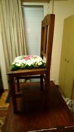 antieke stoel met kussen, Ophalen