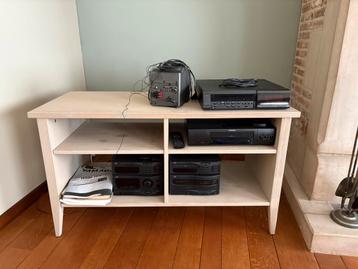 Kast voor TV en toebehoren beschikbaar voor biedingen