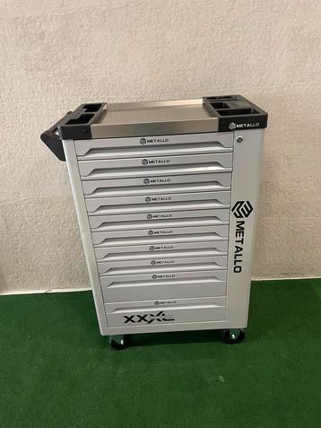 Metallo gevulde gereedschapwagen met elektrisch gereedschap beschikbaar voor biedingen