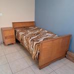 Te koop een Eiken antieke 1 persoonsbed + nachtkastje, Antiek en Kunst, Ophalen