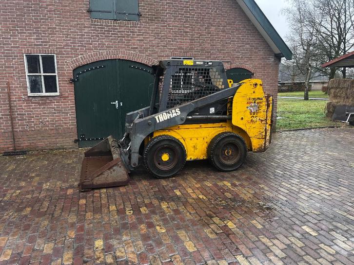 Thomas T250 HF schranklader, bobcat met veegborstel, Tuin en Terras, Overige Tuin en Terras, Gebruikt, Ophalen