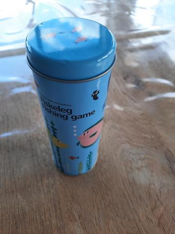 Visspel met magneten beschikbaar voor biedingen