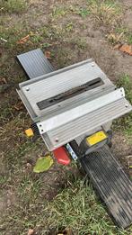 Tafel/afkortzaag, Ophalen, 600 tot 1200 watt, Overig, Zo goed als nieuw