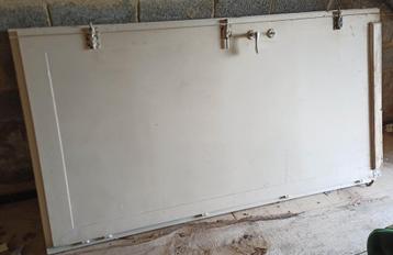 Porte en bois avec poustiquaire 106x198 beschikbaar voor biedingen