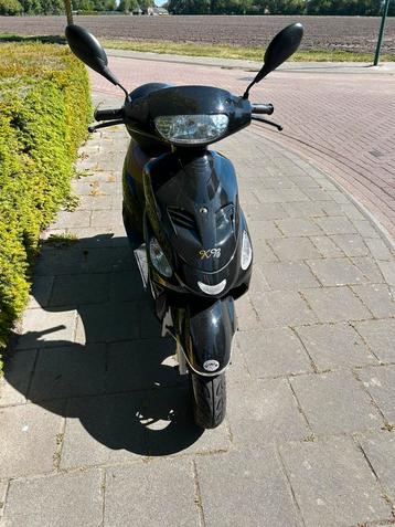 Scooter nieuwstaat beschikbaar voor biedingen