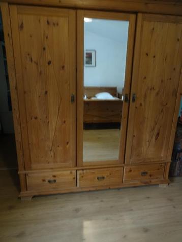 Complete slaapkamer beschikbaar voor biedingen