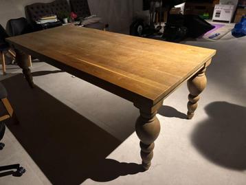 Eettafel + stoelen beschikbaar voor biedingen
