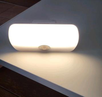 Nachtlamp met bewegingssensor beschikbaar voor biedingen