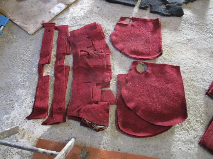 diverse stukken vloerbekleding - CLASSIC MINI, Auto-onderdelen, Interieur en Bekleding, Mini, Oldtimer onderdelen, Rover, Universele onderdelen