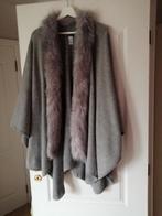 Damescape grijs met bontrand, Enlèvement