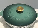 Nieuwe Le Creuset saus- of braadpan 21 cm Artichaut, Huis en Inrichting, Gietijzer, Nieuw, Ophalen of Verzenden, Keramische plaat