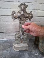 Houten kruis met metalen engelen, Christus en ornamenten, Ophalen