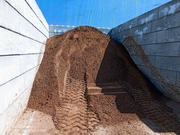 Teelaarde met compost  disponible aux enchères