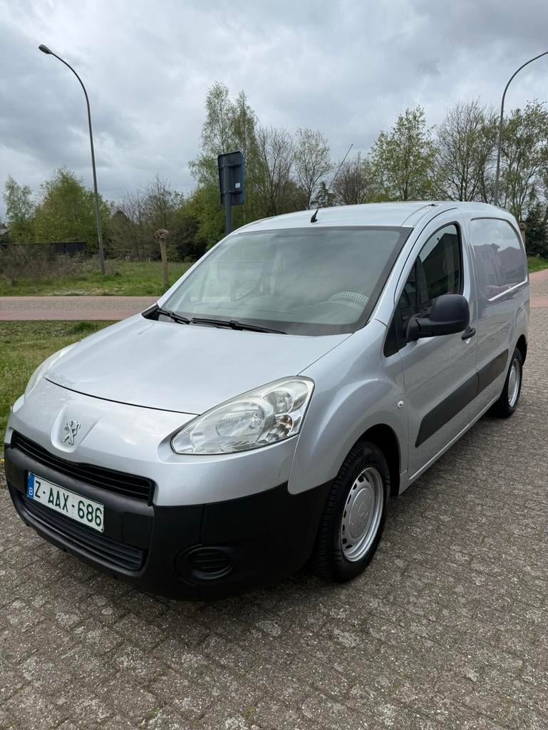 Peugeot Partner  véhicules utilitaires légers, Euro 5, Achat, Entreprise, Entretenue par le concessionnaire