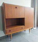 Meuble de bar vintage danois en teck.
L 1,30
Barre 40 cm
Hau, Maison & Meubles, Enlèvement