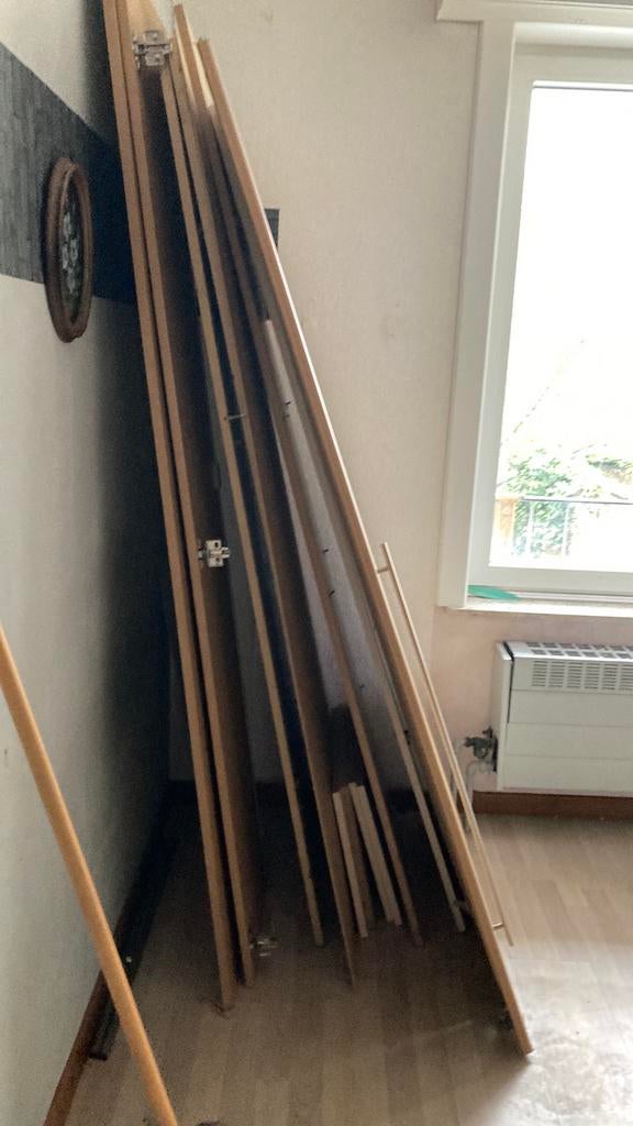 Elektrische ergonomische stappelbed + kleding kast, Ophalen, Zo goed als nieuw