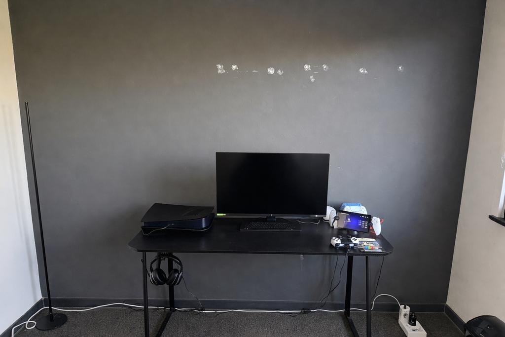 Gaming monitor + bureau en eventueel headset te koop, Informatique & Logiciels, Enlèvement, Gaming