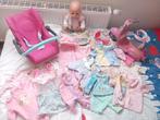 Baby Born pop met kleertjes , Maxi cosi en scooter, Ophalen, Gebruikt, Babypop
