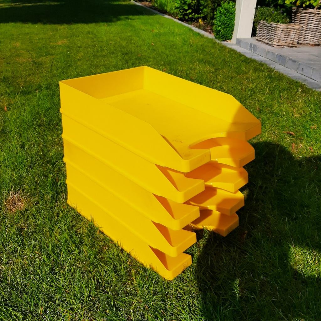 Bureaubakjes voor papier, Ophalen