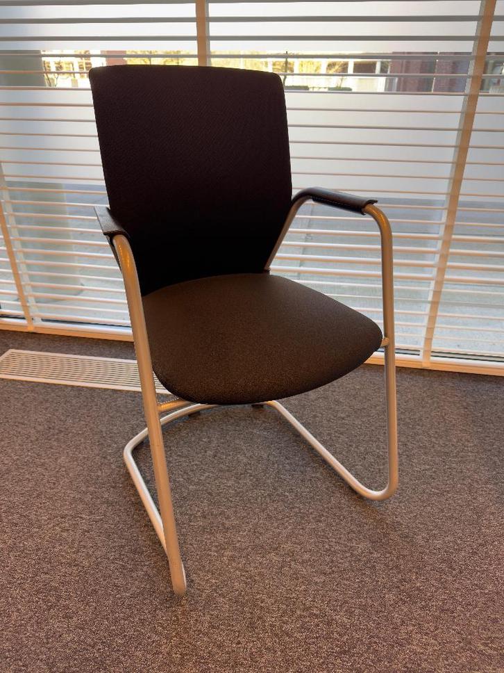 HÅG Futu Cantilever stoel - vergaderstoel, Articles professionnels, Aménagement de Bureau & Magasin | Mobilier de bureau & Aménagement