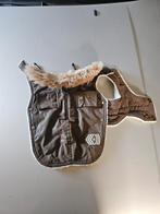 Verschillende kleine jasjes voor hondjes was van mops hond, Ophalen