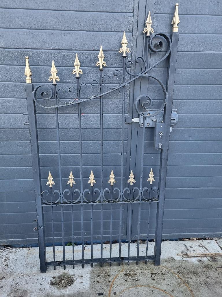 Hekken, Ophalen, Zo goed als nieuw