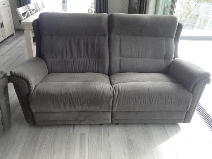 Salon 2.5 zit  en 2x1 zit - 2 zetels met batterij en oplader, Maison & Meubles, Canapés | Salons, Comme neuf, Banc droit, Quatre personnes ou plus