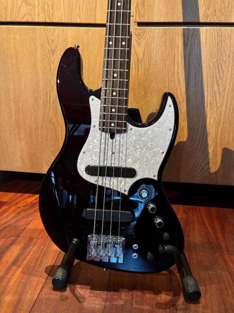 Xotic XJ-1T 4, Musique & Instruments, Instruments à corde | Guitares | Basses, Neuf, Électrique, Enlèvement