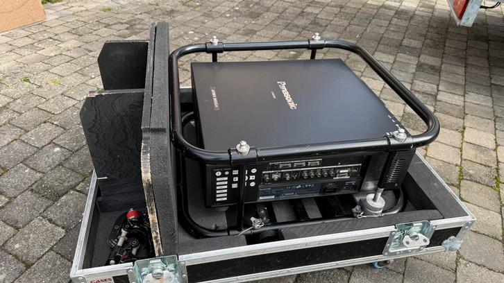 Panasonic P-DZ110X, TV, Hi-fi & Vidéo, Projecteurs vidéo, Utilisé, DLP, Enlèvement