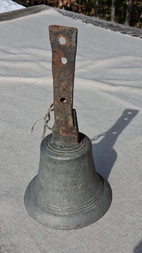 Cloche en bronze antique, Enlèvement ou Envoi