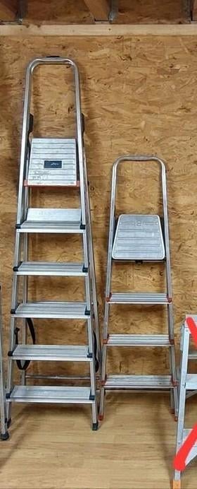2 huishoudelijke ladders 5 - 3 treden plus plateau, Doe-het-zelf en Bouw, Ladders en Trappen, Ophalen, Ladder