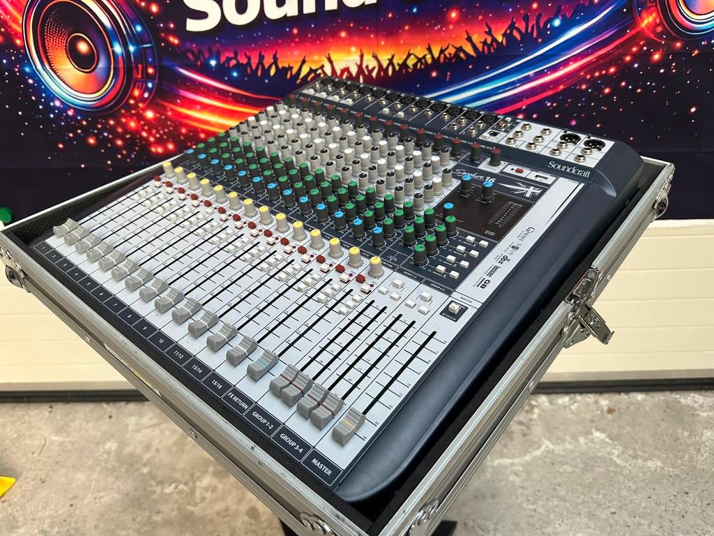 Soundcraft Signature 16 mixtafel en professionele flightcase, Enlèvement, Comme neuf