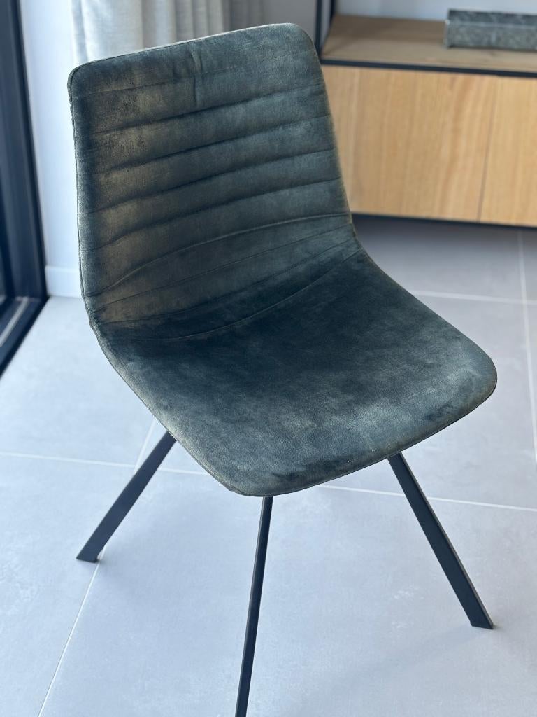 Juntoo groene fluwelen stoelen zwarte metalen poten (8 st), Ophalen, Overige materialen, Overige kleuren, Zo goed als nieuw
