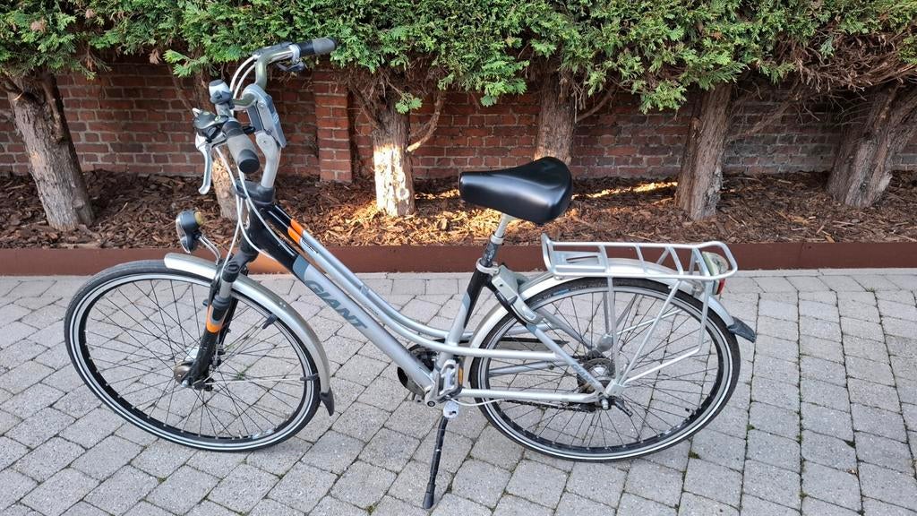 Damesfiets Giant, Ophalen, Gebruikt, 10 tot 15 versnellingen, Giant