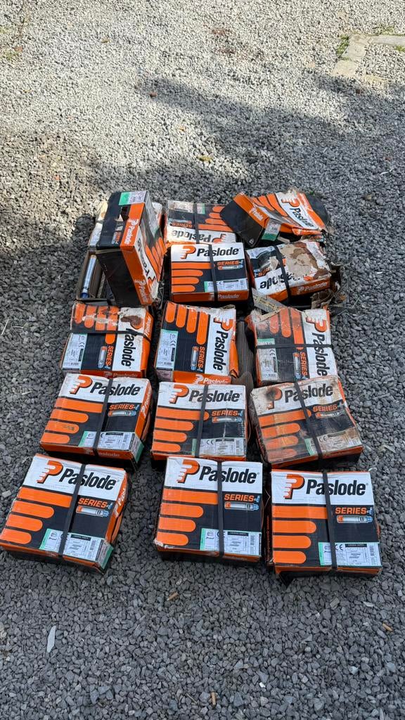 clous Paslode 63mm 15 boîtes, Enlèvement, Comme neuf