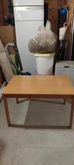 Gratis kindertafel - salontafel - bijzettafel, Huis en Inrichting, Ophalen