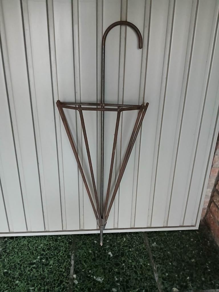 Metalen frame (model paraplu), Ophalen, Zo goed als nieuw